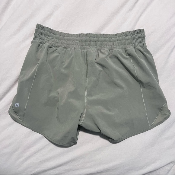 Lululemon Hotty Hot Short *High-Rise 4"
Rosemary Green - Picture 3 of 4
